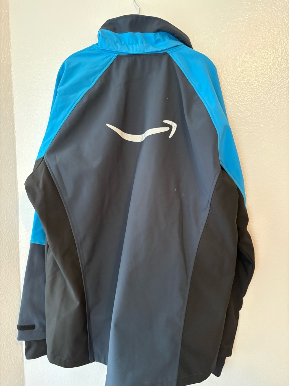 Official Amazon Driver Luly Yang Insulated Reflective Hooded Jacket Men’s XXL - Picture 14 of 15